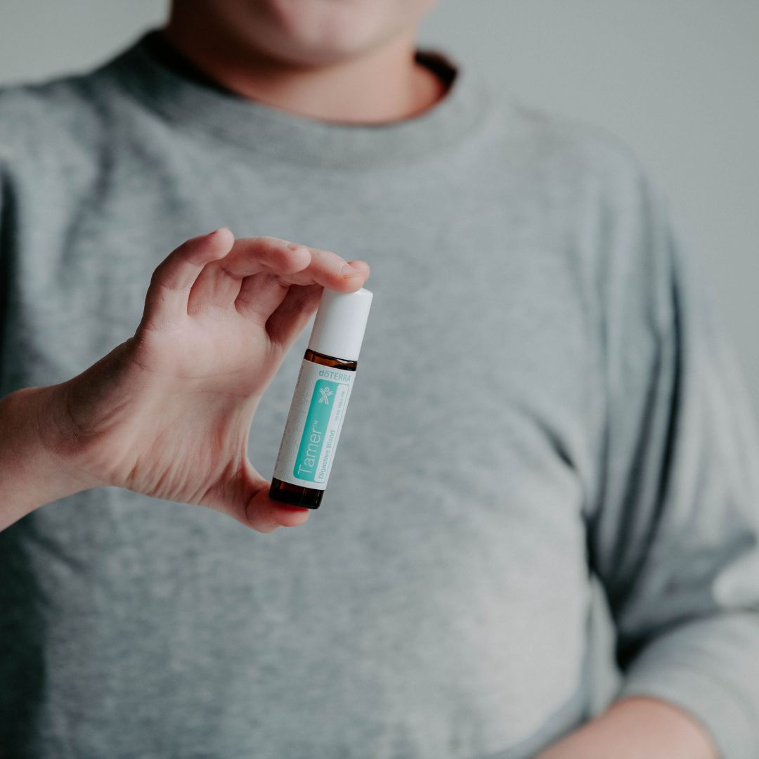 Tamer – Aceite Esencial para Cólicos y Malestar Estomacal en Niños (10 mL Roll-On)