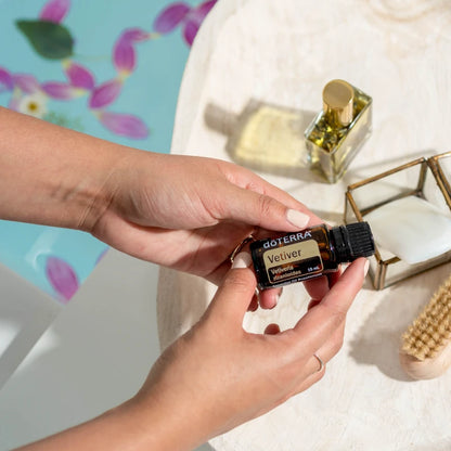Vetiver – Aceite esencial 100% puro de doTERRA (15 mL)
