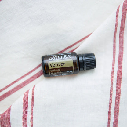 Vetiver – Aceite esencial 100% puro de doTERRA (15 mL)